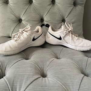 Nike Zoom Hyperspace 2 Volleyball shoes. Used great condition. Size 6.